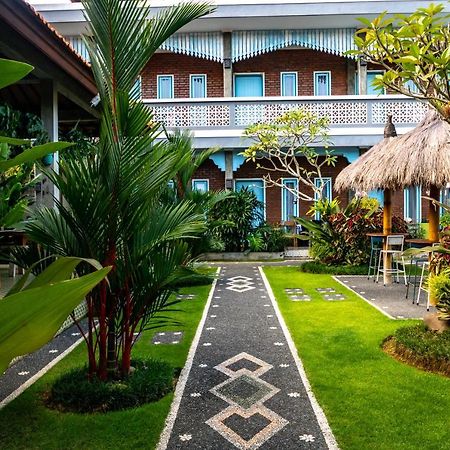 D-Anyar Stay And Surf Canggu Εξωτερικό φωτογραφία