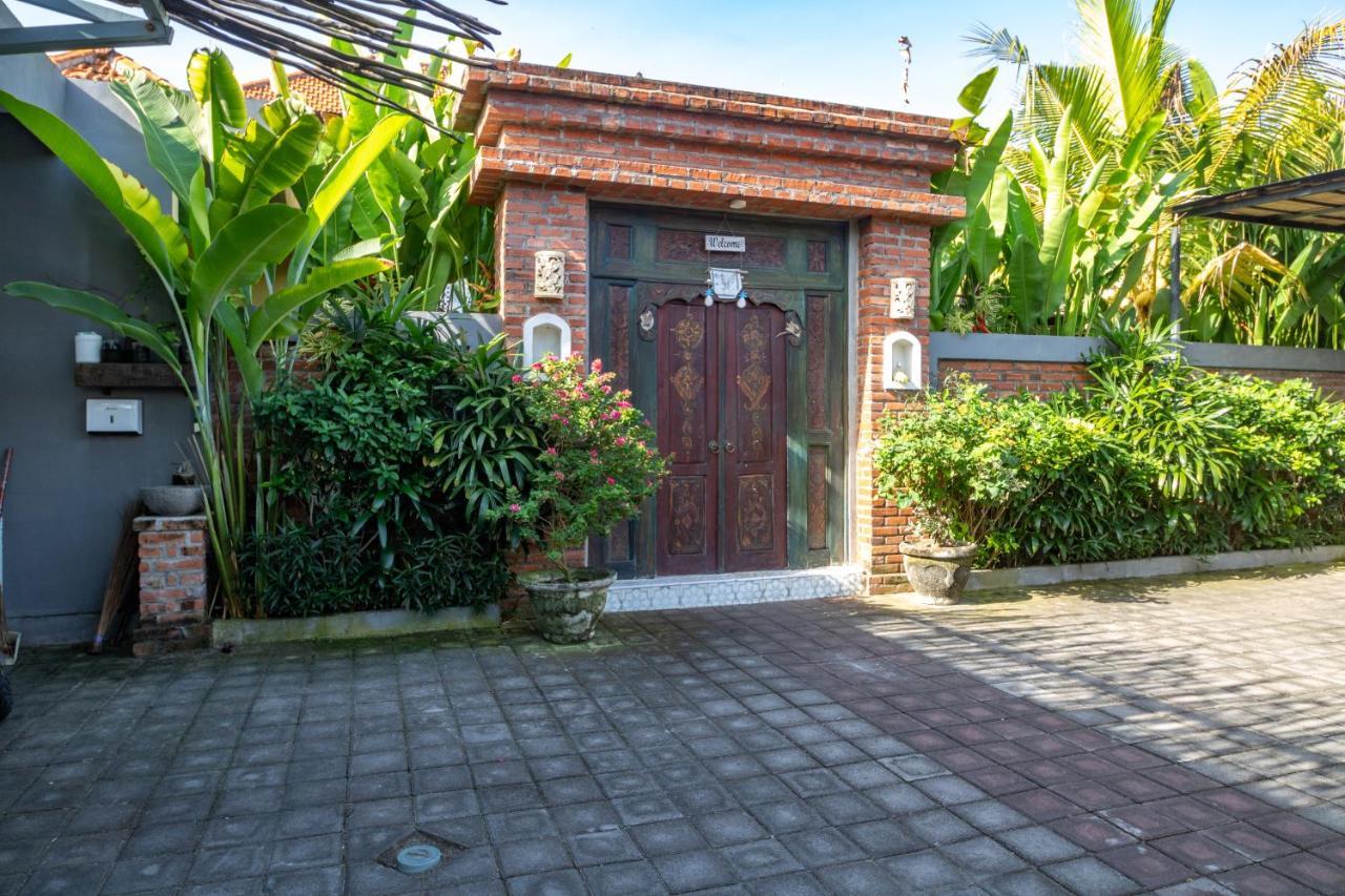 D-Anyar Stay And Surf Canggu Εξωτερικό φωτογραφία