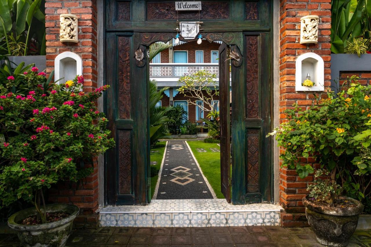 D-Anyar Stay And Surf Canggu Εξωτερικό φωτογραφία