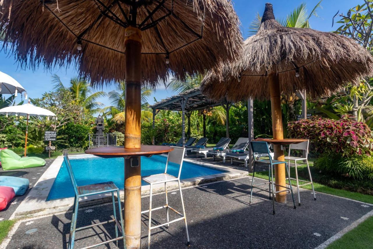 D-Anyar Stay And Surf Canggu Εξωτερικό φωτογραφία
