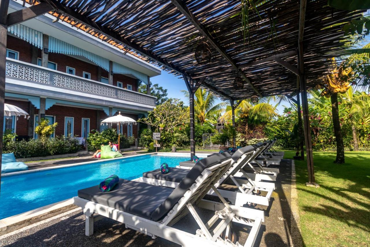 D-Anyar Stay And Surf Canggu Εξωτερικό φωτογραφία