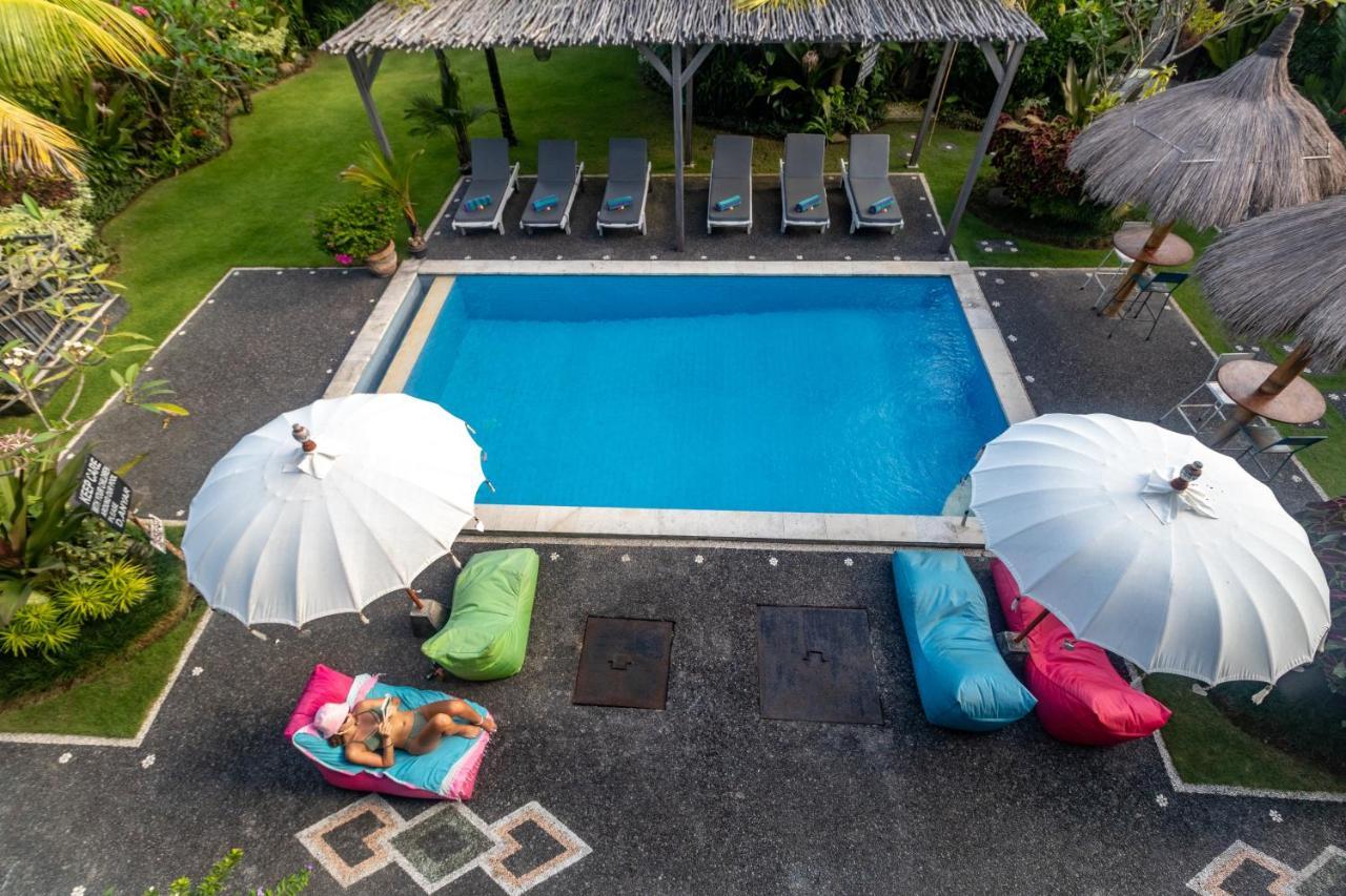D-Anyar Stay And Surf Canggu Εξωτερικό φωτογραφία