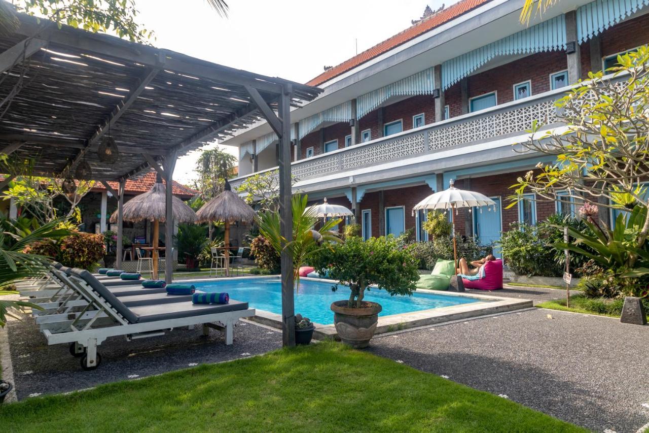 D-Anyar Stay And Surf Canggu Εξωτερικό φωτογραφία
