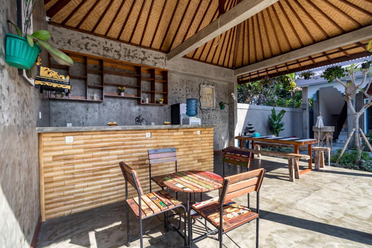 D-Anyar Stay And Surf Canggu Εξωτερικό φωτογραφία